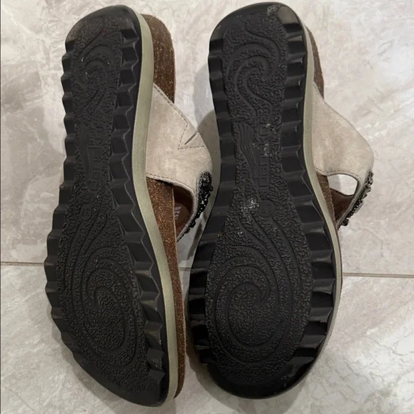 Dansko Women's Sandals with Beaded Accents - Black and Tan - Picture 4 of 4